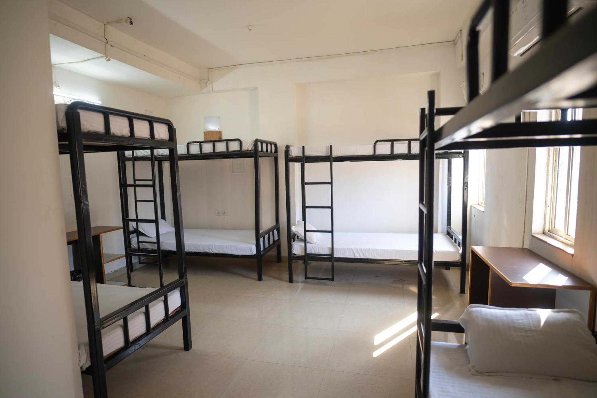 Travelers Hostel Ґувахаті Екстер'єр фото